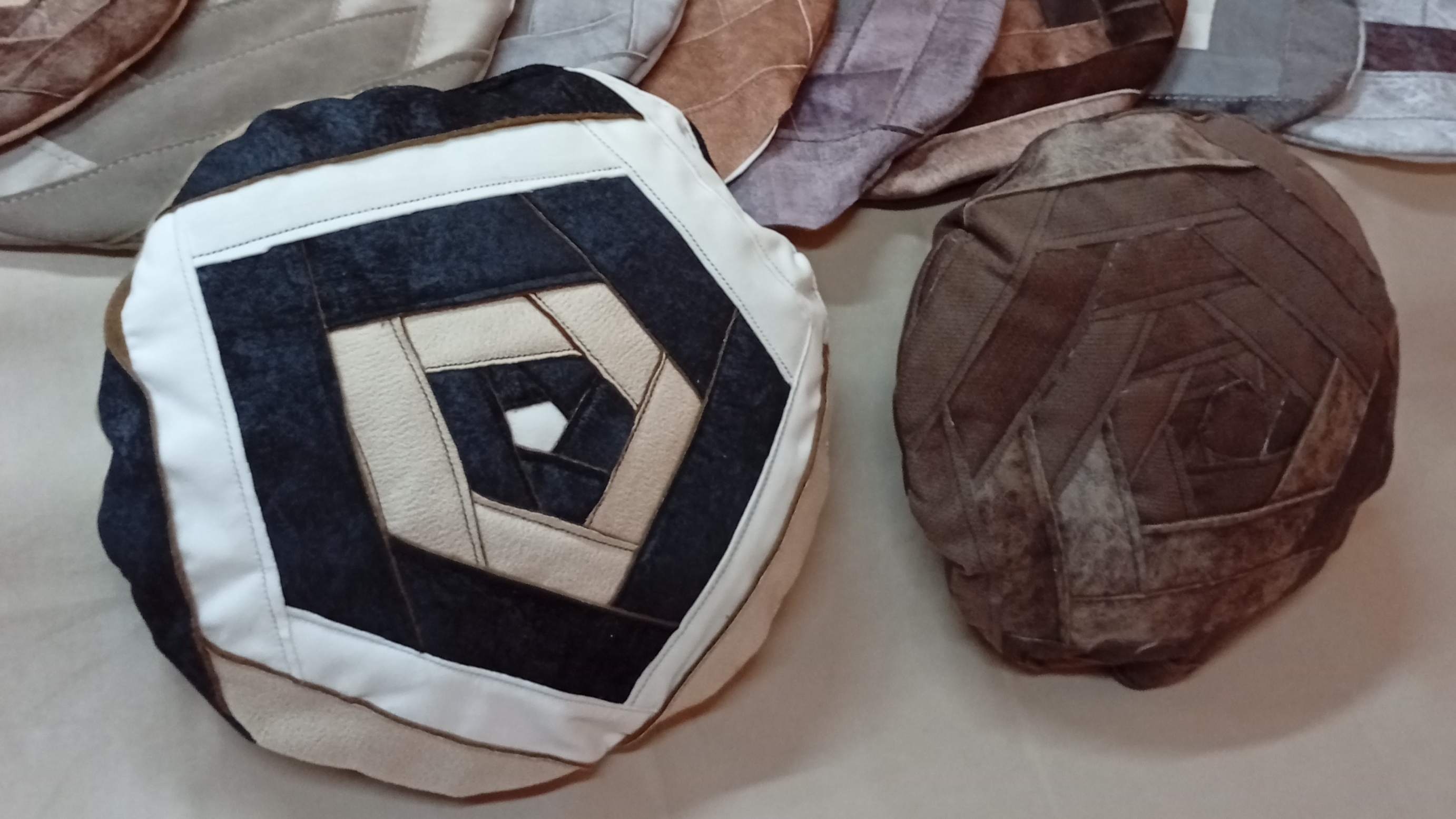 декоративные подушки, лежанки от НОТКИ