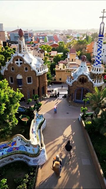 Завораживающий Парк Гуэля в Барселоне #Барселона #ПаркГуэля #Архитектура
