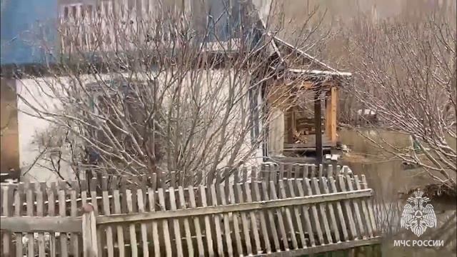 Ледовый затор на Абакане вызвал подтопление дач в Абазе, введен режим ЧС