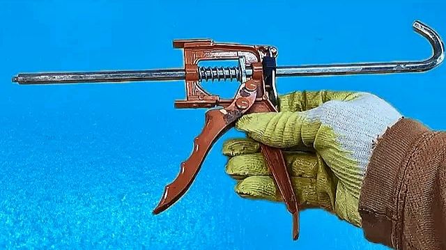 Сделал совершенно новый инструмент из пистолета для герметика. 2 ЛУЧШИЕ идеи
