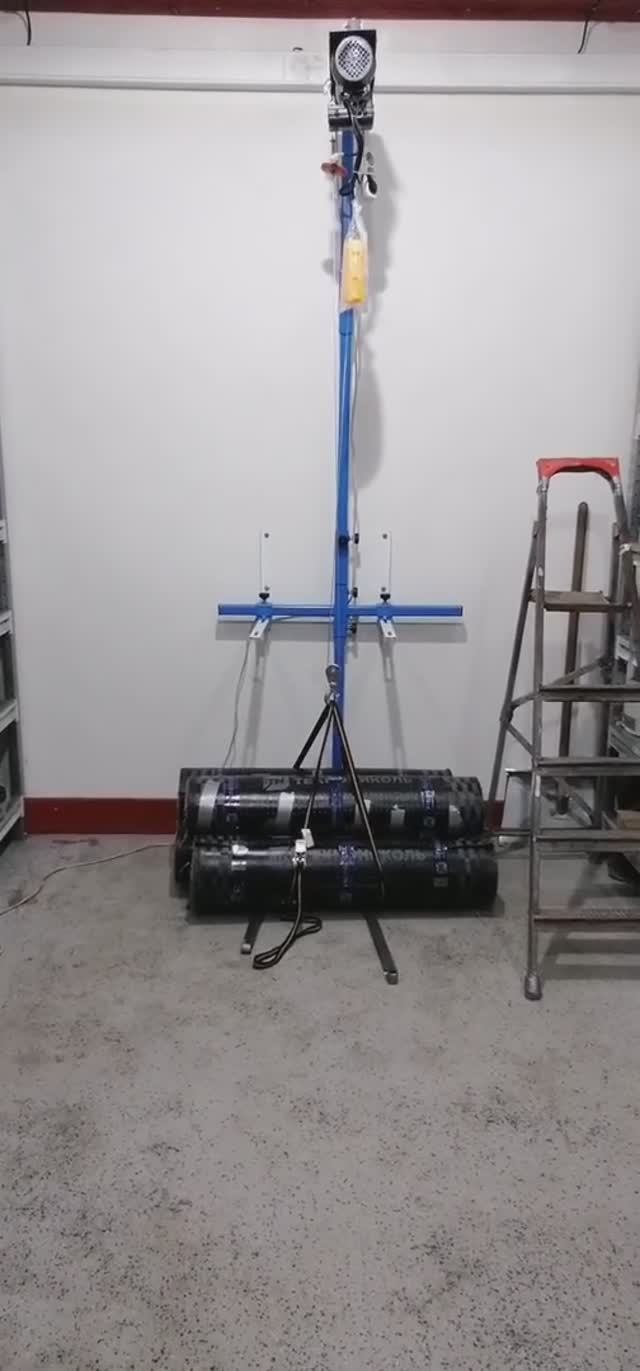 Испытания подъёмника для кондиционера.