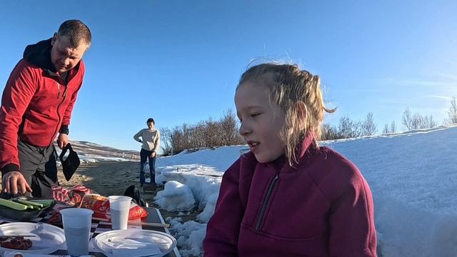 #заливпикник// пикник с семьёй. Полина добралась до камеры))))