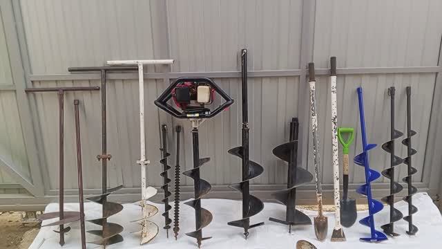 Мой мотобур и шнеки к нему . Всё что мне надо для бурения лунок под столбы .