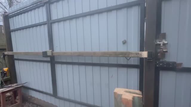 Как я сделал, как сделать ворота, калитку из профнастила и профиля своими руками