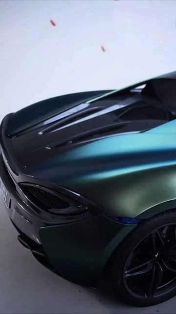 Satin Chameleon Green M624S на McLaren 570S 👾