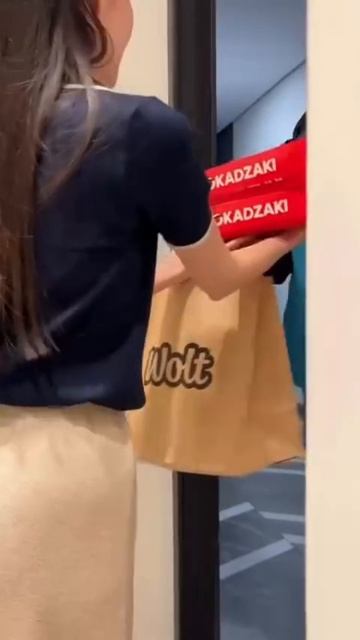 Заказывайте еду из любимых заведений и продукты из супермаркетов в городе Семей — быстро, удобно ...