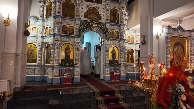 Пасхальное богослужение в Краснообском Сергиево-Казанском храме