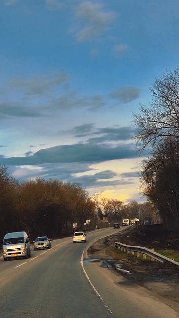 Зарплата шепчет:
- Давай сходим куда-нибудь?
А я ей отвечаю:
- Дома сиди, маленькая ещё...