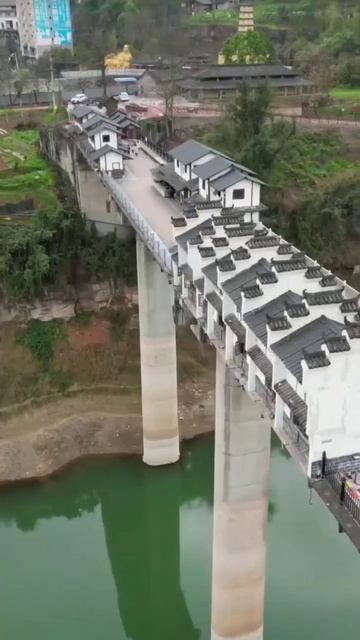 город на мосту в КНР