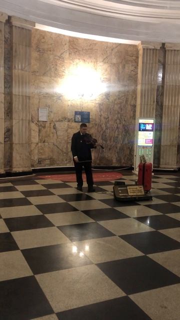 Метро «Таганская». Скрипка