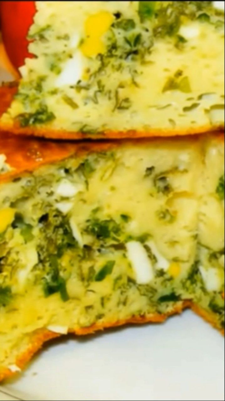 Заливной пирог со щавелем и не только. Уверена, он вам понравится!