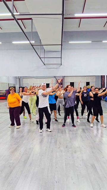 CUMBIA 🫶  #ldfaрелиз21 Уже на классах🤗 Ловите наши поцелуйчики 💋
🎶 El-Beso - CUMBIA