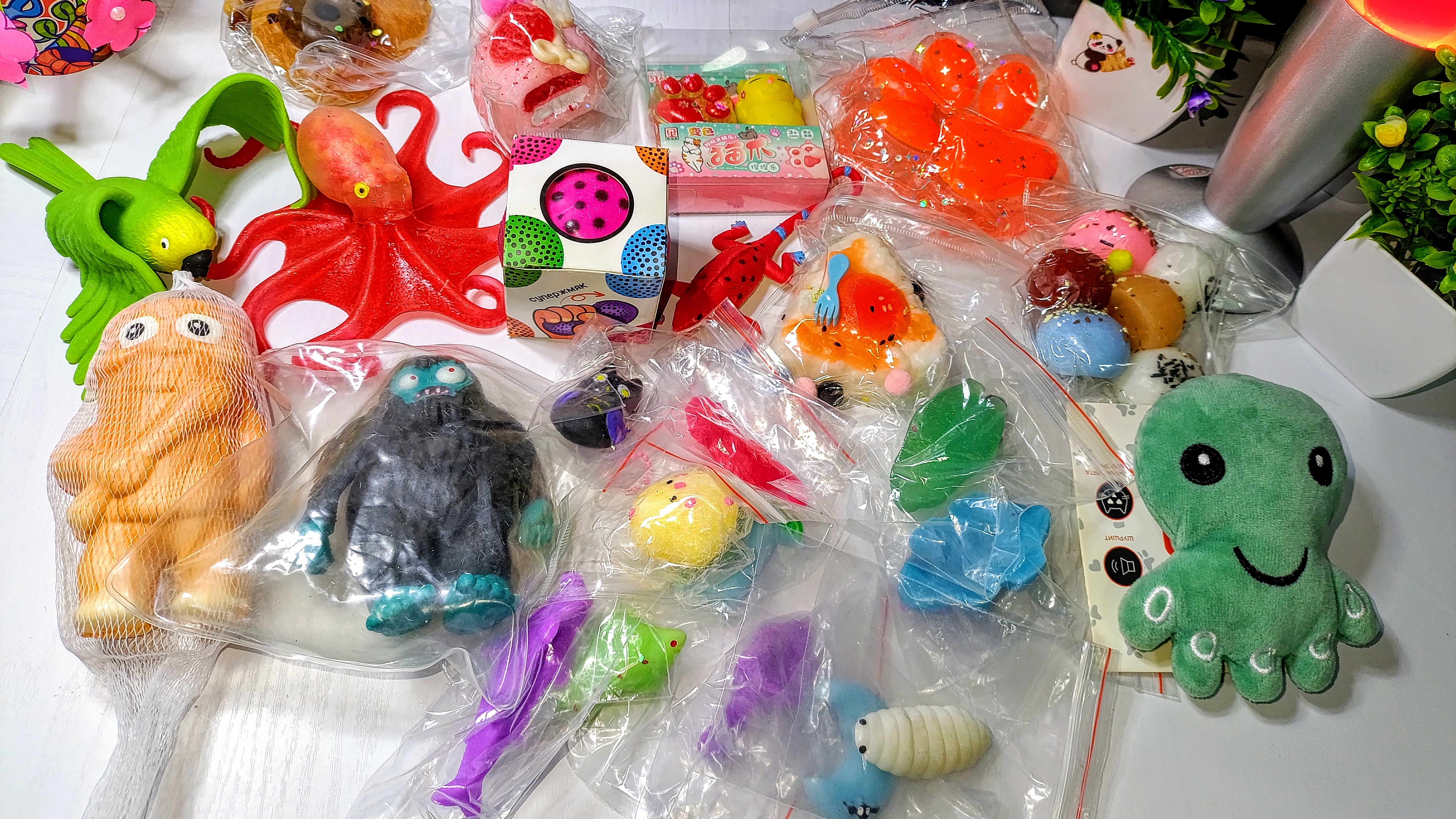 АСМР Распаковка сквишей и антистрессы 🥰 ТАБА СКВИШИ лапки ✨ звуки АСМР сквишей 😍