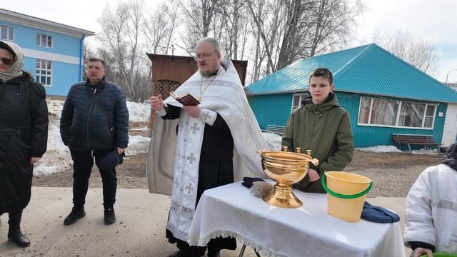 В Краснообском Сергиево-Казанском храме проходит традиционное пасхальное освящение куличей, пасох...