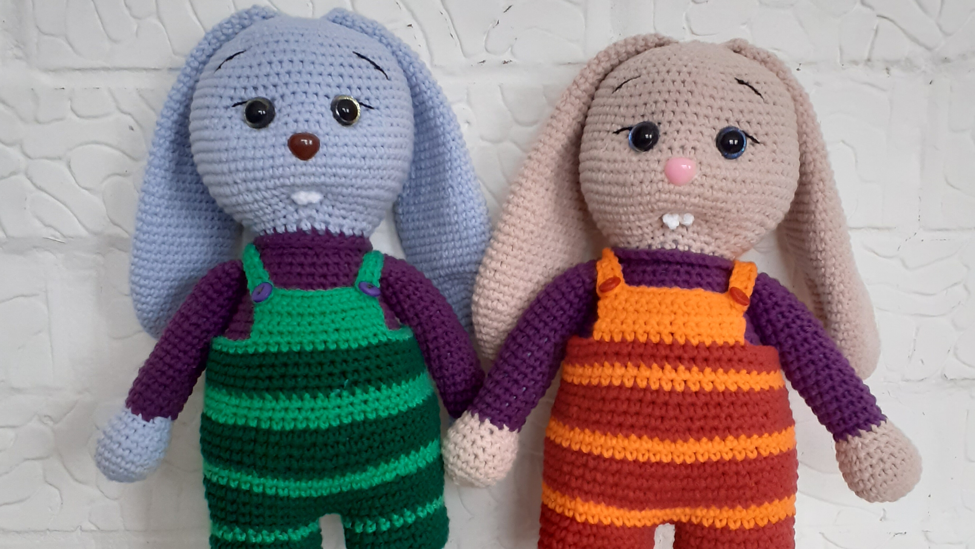 Зайчик в ботиночках ч. 4 комбинезон.