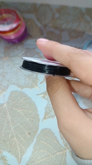 купила в Леонардо новые нити для бисера