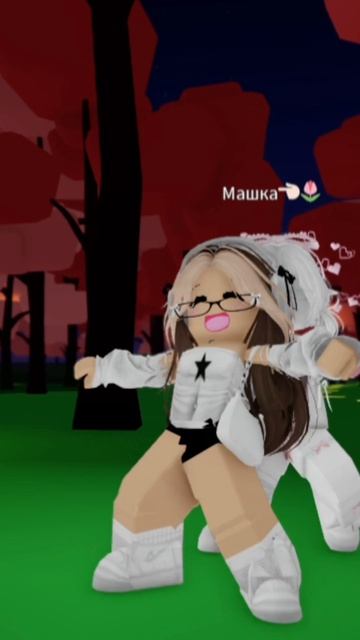 🍃₊˚⊹♡⊹˚🌷
Канон?)
Я скидывала своей подруге видео с тт и намеком на чехол с Сакурой, и она мне его ри