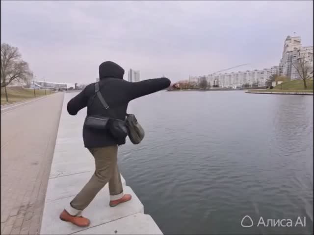 Рыбалка Белоруссии, в Минске в реке Свислочь, с помощью ИИ.