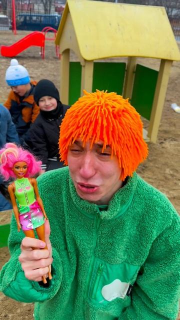 Малыш играет с Куклой😂😆