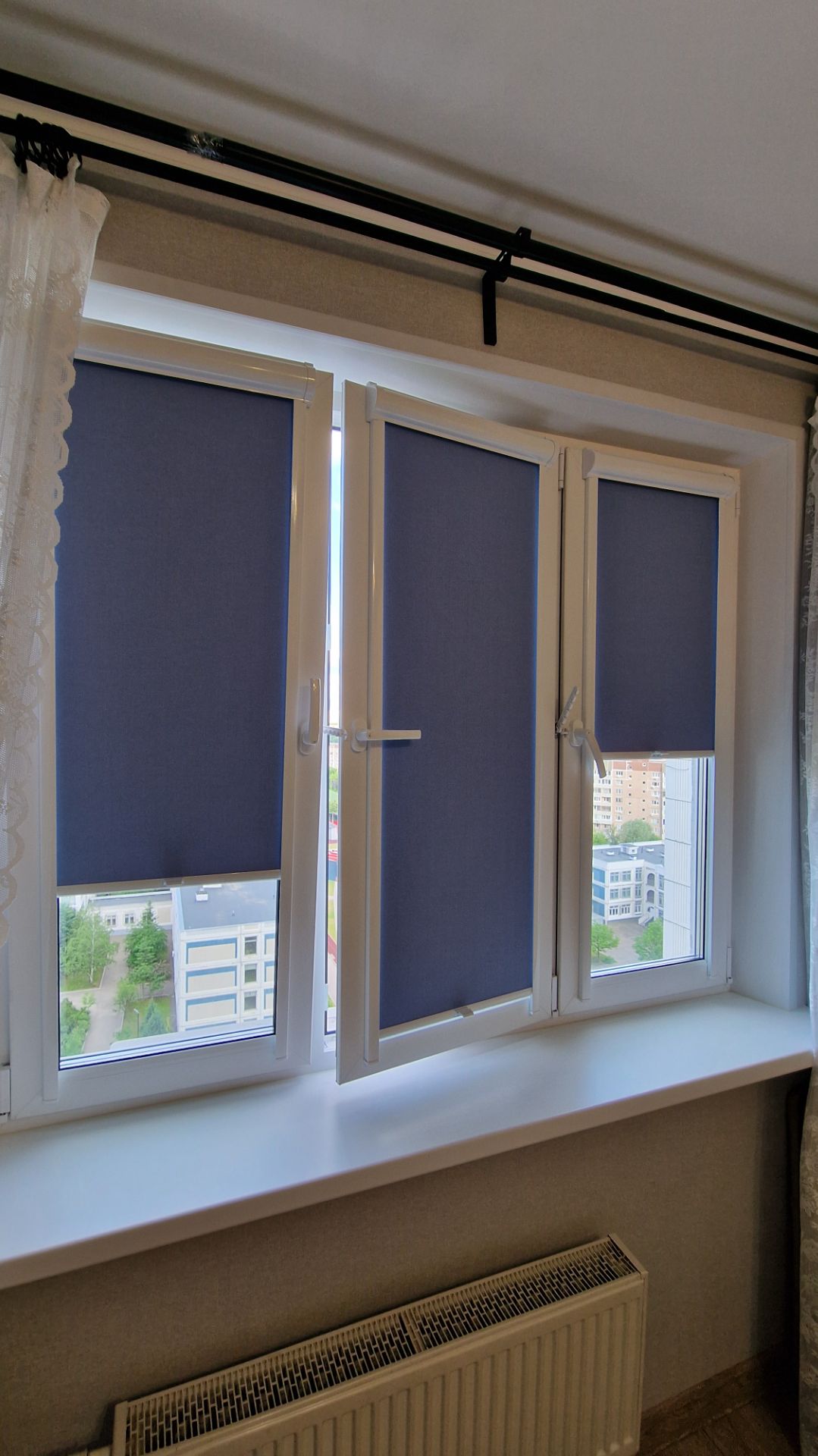 Ткань Карина блэкаут. Голубой. Кассетные рулонные шторы на пружинном механизме