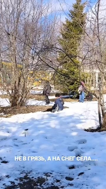 Мне очень нравится жить за нашей Земле, но иногда в небо просматриваю С ДНЁМ КОСМОНАВТИКИ !