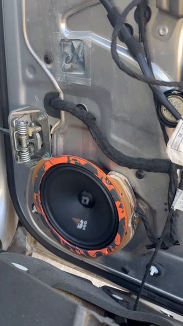 Замена штатной акустики Audi A2 на DL Audio Gryphon PRO 165 SE