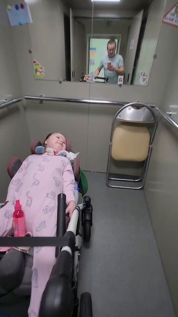 а в лифте не только на медицинские процедуры 😌 доброго всем дня друзья 💪 👸 🙂 #евасма1 #папасаша