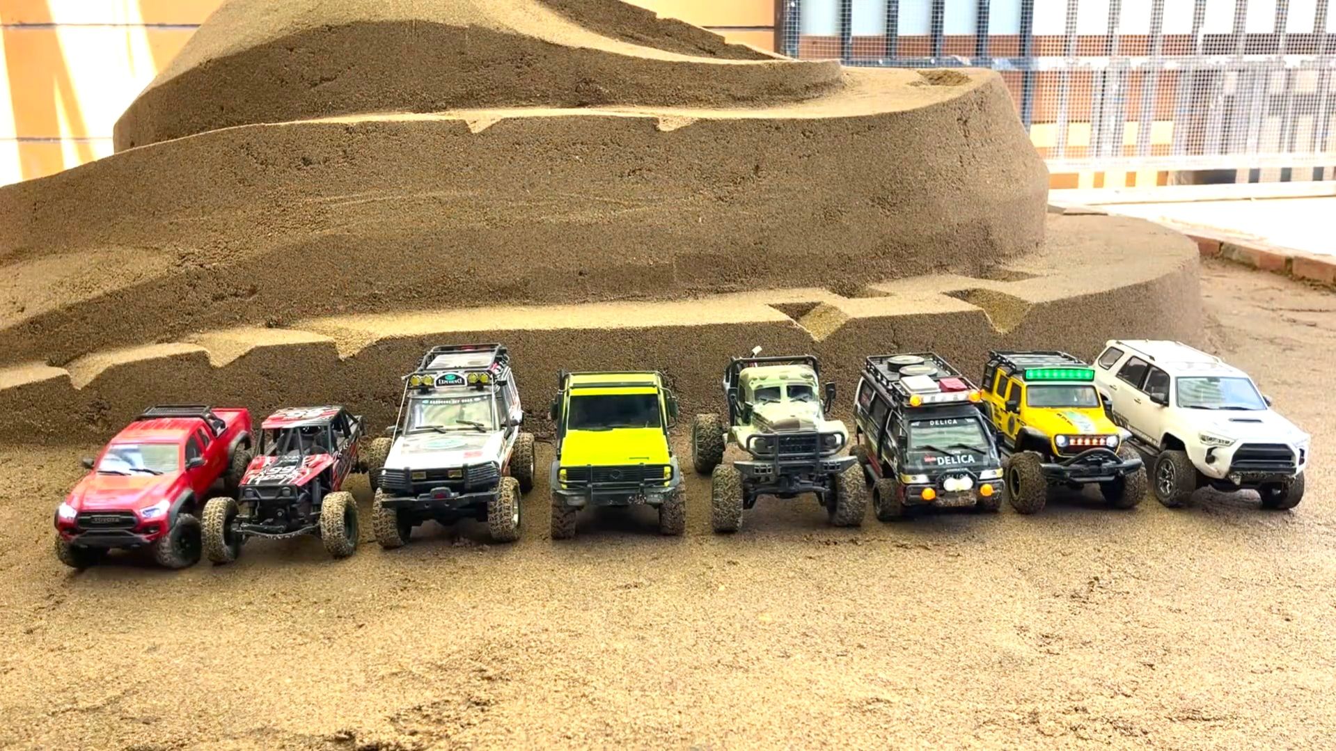 Радиоуправляемые машины против экстремальной песчаной горы – Только сильнейшие доберутся до вершины