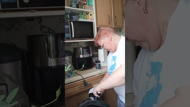 Картошка фри это единственное что я умею готовить в аэрогриле 😁