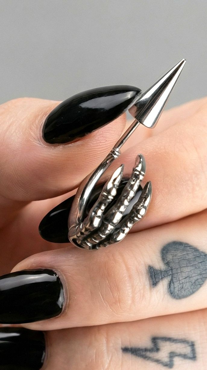 Круглые серьги-шипы от StarfallShop