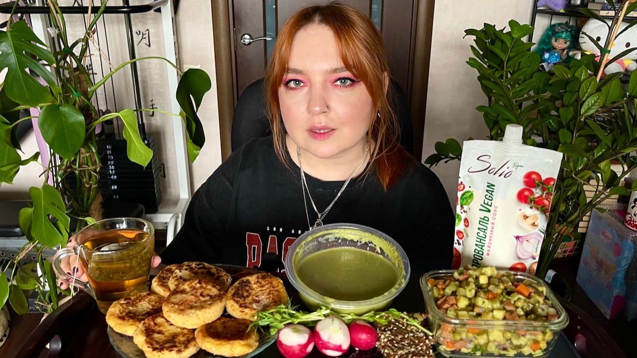 МУКБАНГ | Сырники из пшенки, суп из брокколи, оливье 🥦