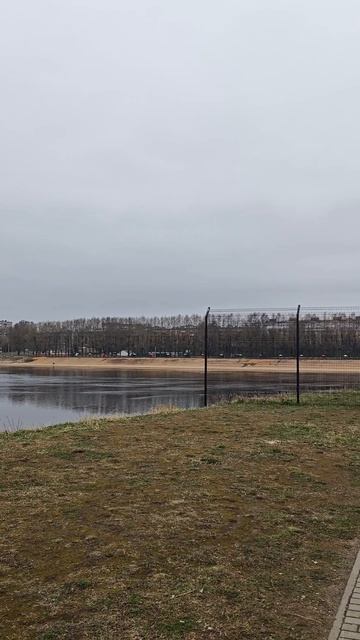 Россия, г.Тверь 12.04.26, 8 утра, +3°С  Христос Воскресе!  Воистину Воскресе!