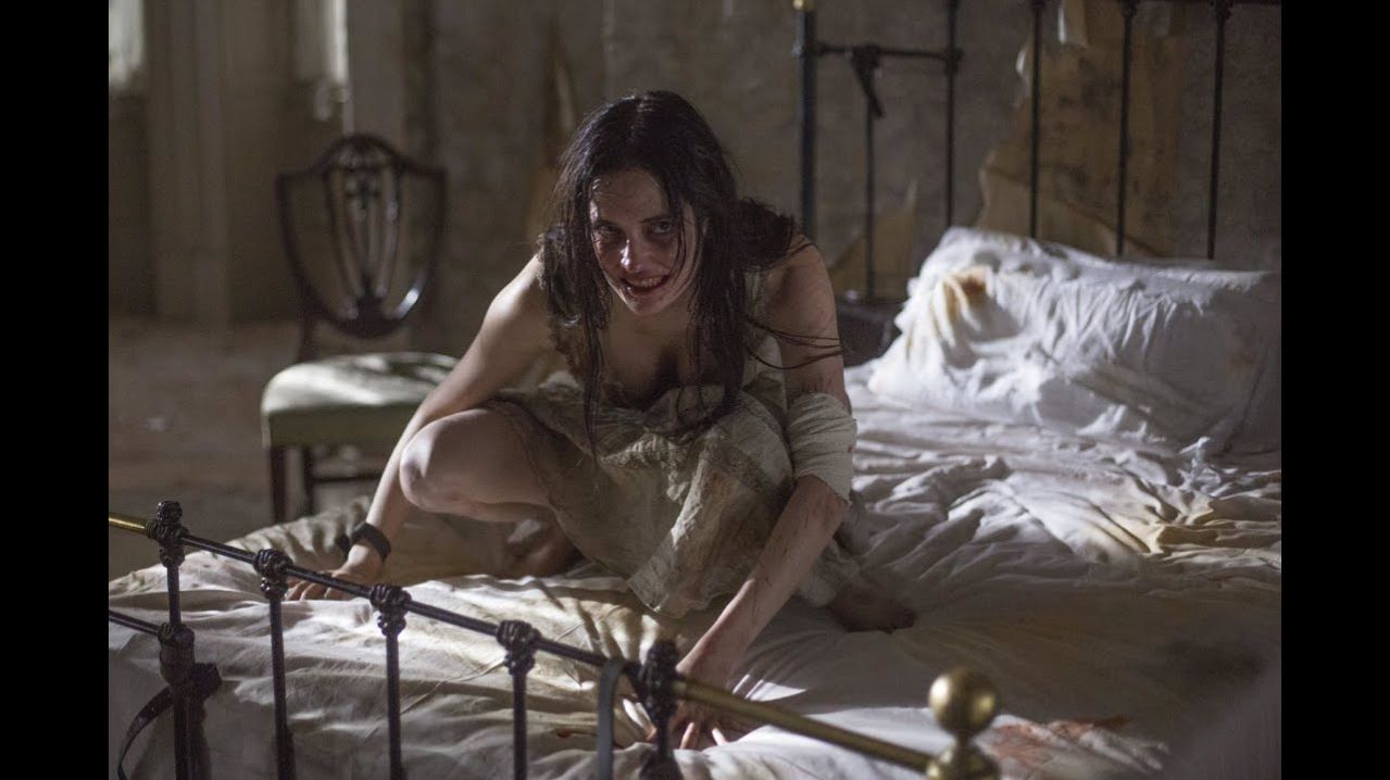 Девушка узнаёт, что её БОСС ДЕРЖИТ в подвале 3000-летнего ДЕМОНА-kinohot