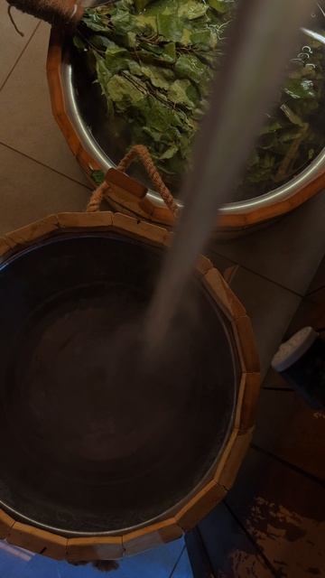 В этот светлый праздник не будем грузить вас полезностями. Почувствуйте  Атмосферу🤌🏼