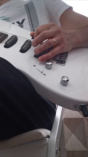 Электрогитара