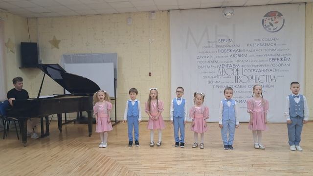 Музыка Людмилы Лядовой слова Юрия Харченко 