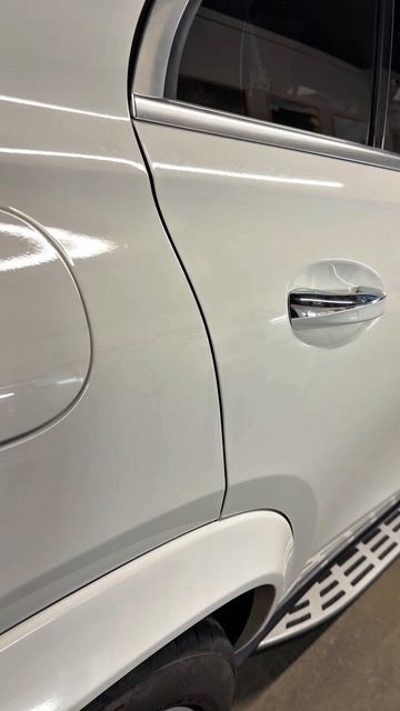 Mercedes GLE 300 установили бесштыревые доводчики и сделали шумоизоляцию дверей — часть 3