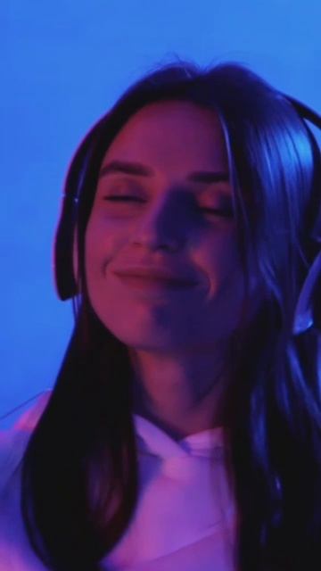 «Dance Till Morning» уже в сети!