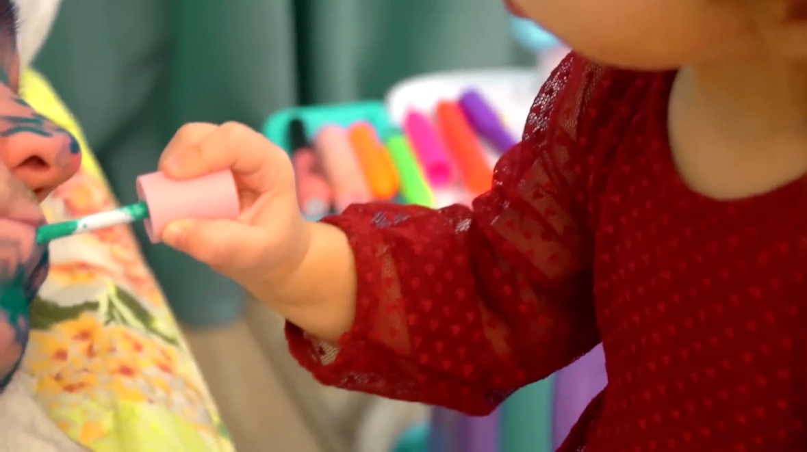 Мия и косметика для папы| Детский мульт