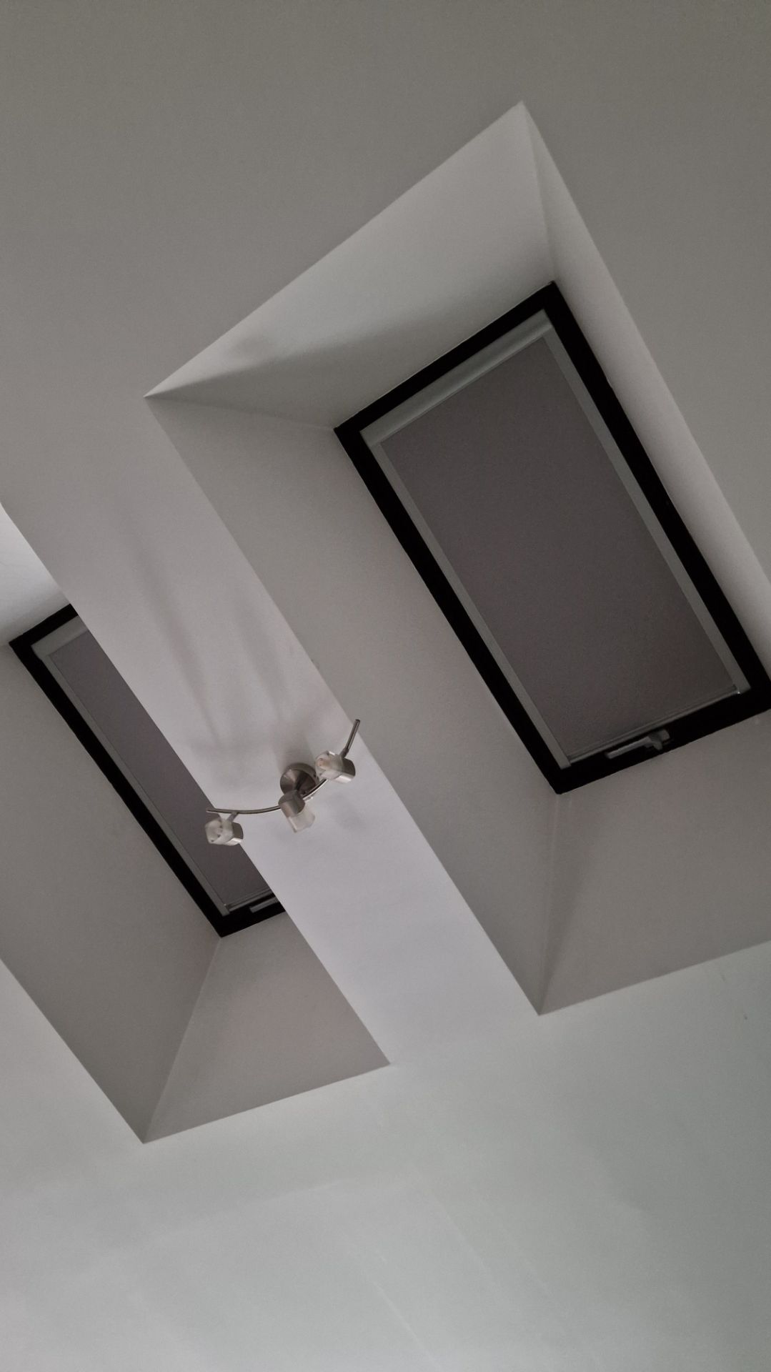 Ткань Респект блэкаут. Серый. Система Р-лайт на мансардные окна