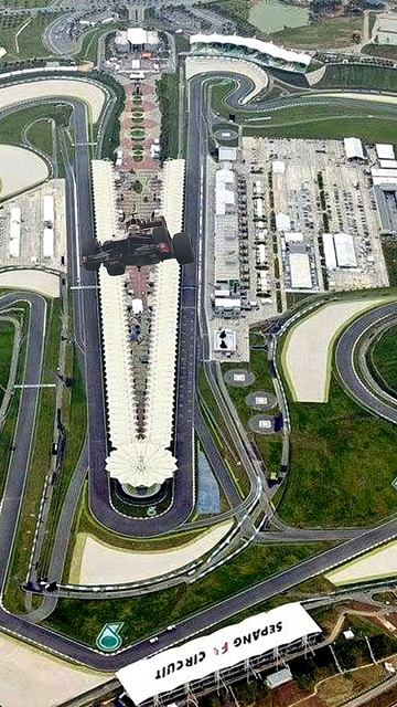 В этом видео вы наконец узнаете, почему Виталий Петров получил прозвище «Выборгская ракета»!