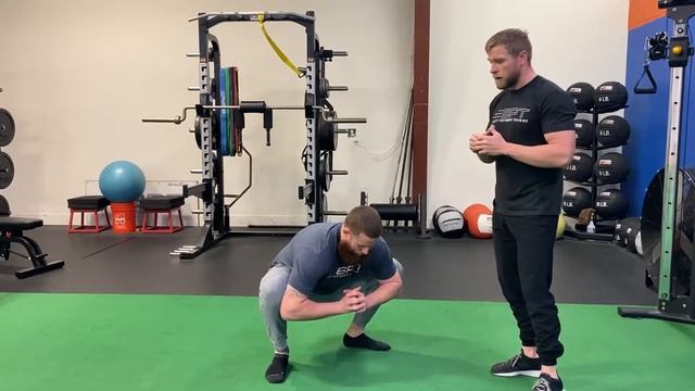 Глубокий присед с раскачиванием (разведением коленей) / Deep Squat with Prying