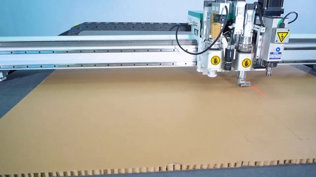 AOL — цифровой станок для резки сотового картона, раскрой коробов