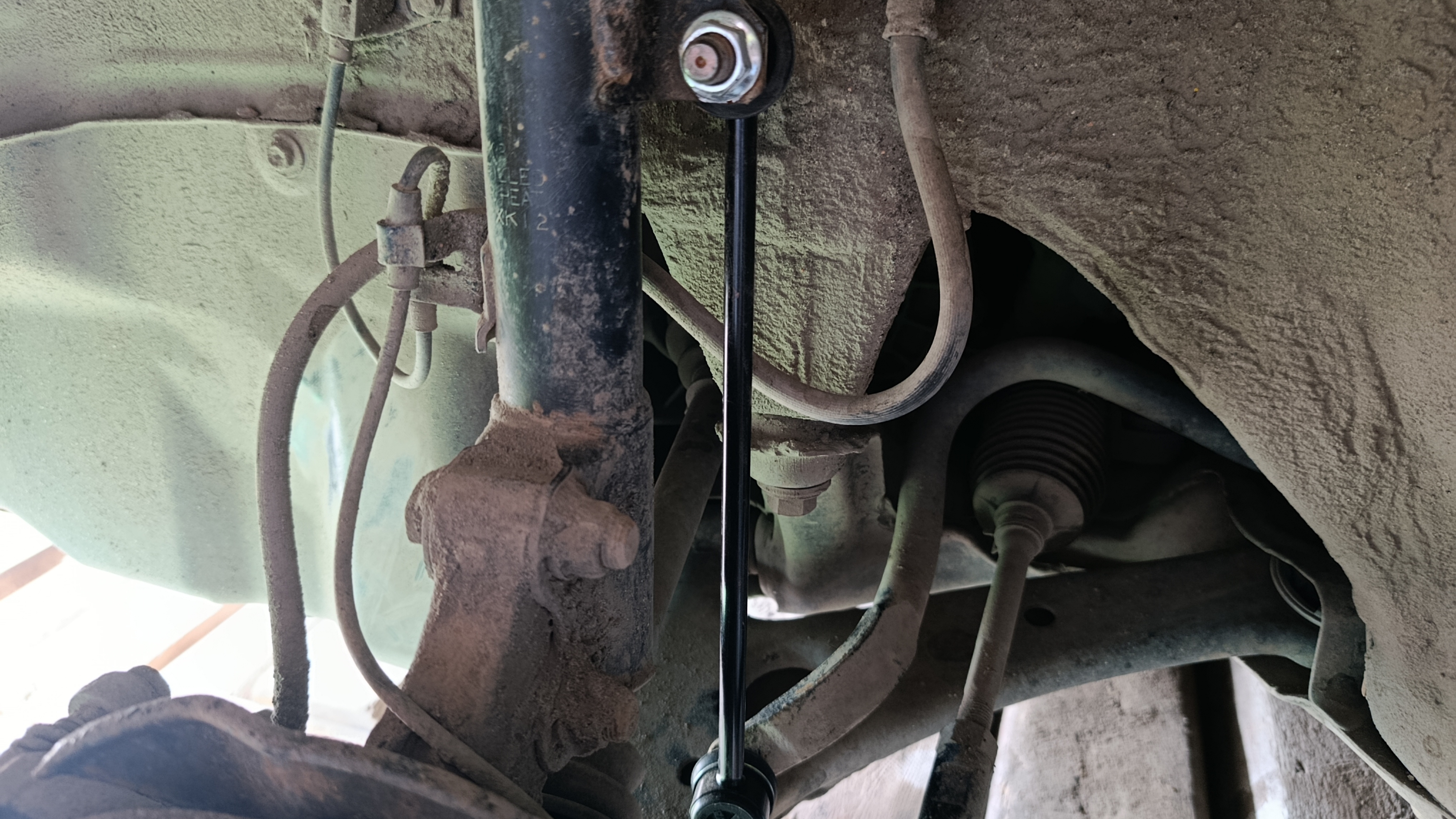 Замена переднего стабилизатора BYD F3, Toyota Corolla, Avensis, Lifan Solano