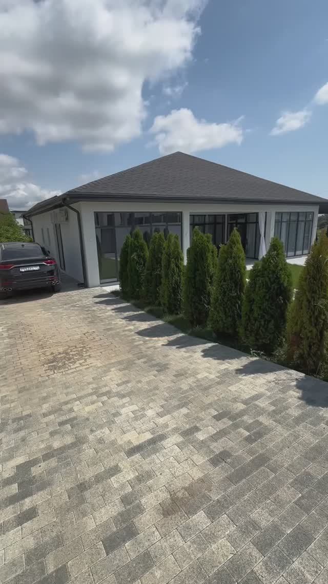 Одноэтажный дом в Сочи с кинотеатром.