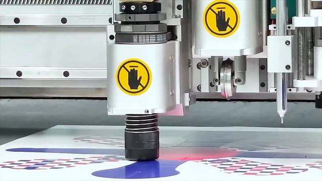 AOL — автоматическая биговка и резка образца картонной коробки