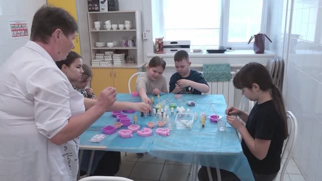 В губкинской НеШколе проводят мастер-классы для детей с особенностями аутистического спектра