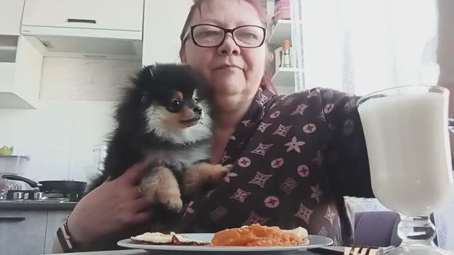 Завтракаем с Томой.