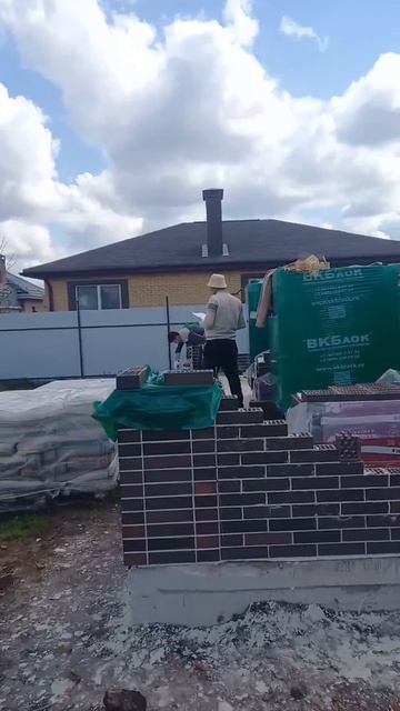 Старт кладочных работ 🧱🔥 #домстрой #построитьдом #купитьдом #ипотека #кирпич #фундамент #новости