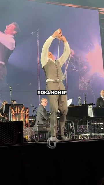 Как Хью Джекман в свои 56 лет может быть в такой хорошей форме и даже мастерски прыгать на скакалке?